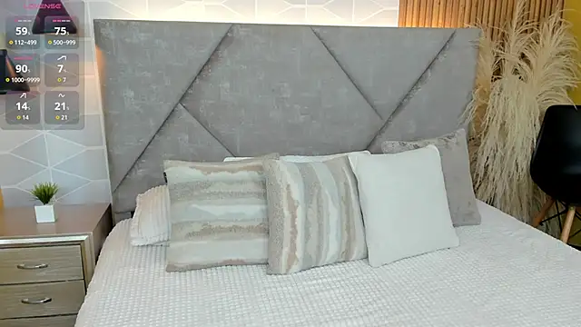 Snapshot of Jade_Whisper chatting on November 23, 1:27 am Jade Whisper online show from November 23, 1:27 am