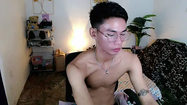 Snapshot of naughty_rence chatting on November 15, 5:38 am naughty rence online show from November 15, 5:38 am