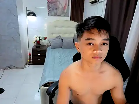 Snapshot of sexysam14 chatting on October 23, 10:30 pm sexysam14 online show from October 23, 10:30 pm