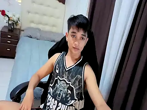 Snapshot of sexysam14 chatting on October 29, 7:21 am sexysam14 online show from October 29, 7:21 am