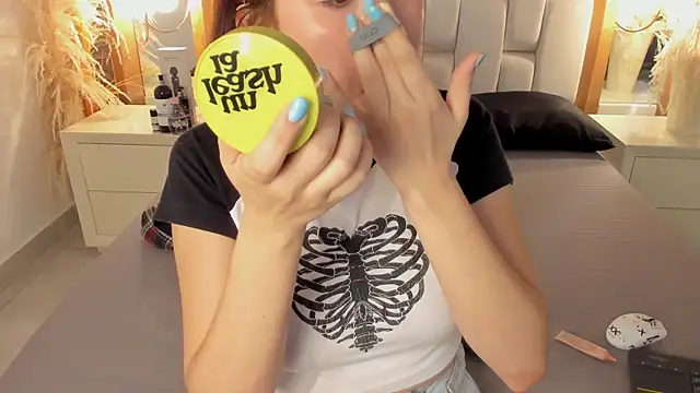 Daphne And Roger online show from September 13, 11:32 am