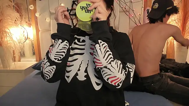 Daphne And Roger online show from October 14, 11:33 am