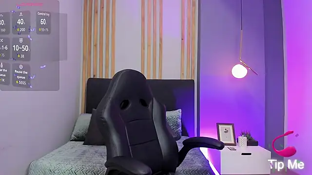 Snapshot of ivy_collins_ chatting on October 5, 9:02 pm ivy collins online show from October 5, 9:02 pm