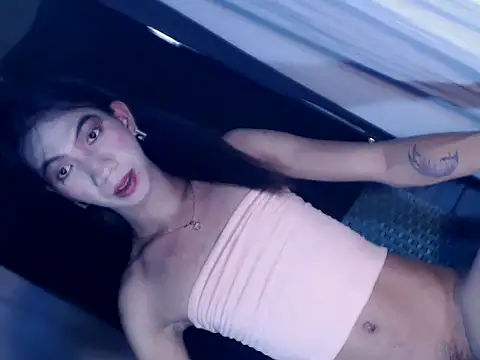 Snapshot of xyourdreamtrans chatting on October 29, 6:48 am xyourdreamtrans online show from October 29, 6:48 am