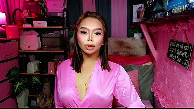 Snapshot of MoniqueCeleste chatting on October 29, 12:57 am MoniqueCeleste online show from October 29, 12:57 am