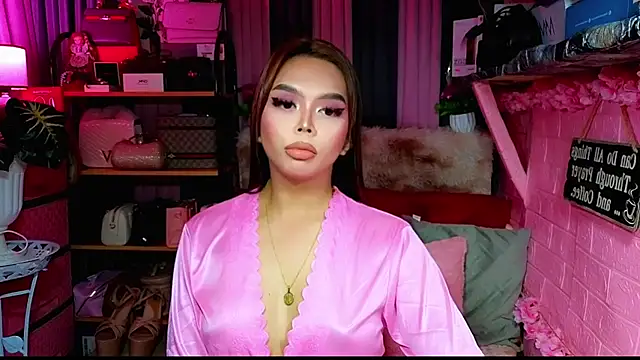 Snapshot of MoniqueCeleste chatting on November 4, 1:59 am MoniqueCeleste online show from November 4, 1:59 am