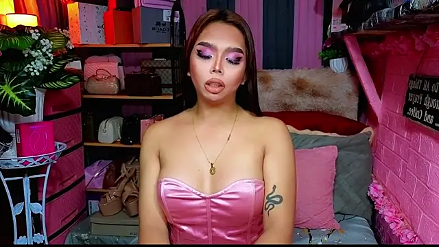 Snapshot of MoniqueCeleste chatting on November 9, 2:59 pm MoniqueCeleste online show from November 9, 2:59 pm