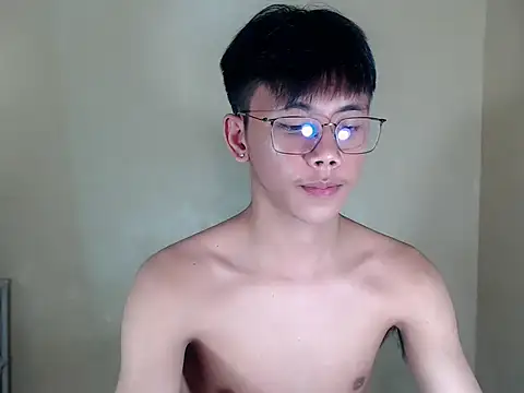 Snapshot of ynotyu chatting on November 13, 11:20 am ynotyu online show from November 13, 11:20 am