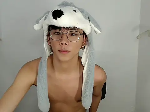 ynotyu online show from February 10, 5:17 pm