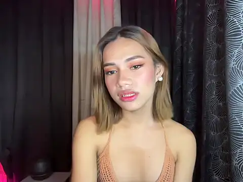 Snapshot of Lovelynikki03 chatting on November 30, 6:23 pm Lovelynikki03 online show from November 30, 6:23 pm