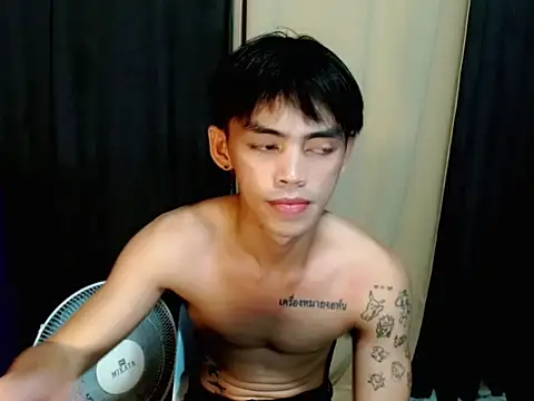 urhunky boy online show from May 24, 9:47 am