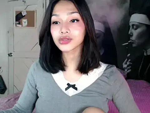 itsmekarinaaa online show from March 23, 7:18 pm