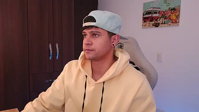 Snapshot of domsantiago_ chatting on September 16, 3:18 am domsantiago online show from September 16, 3:18 am