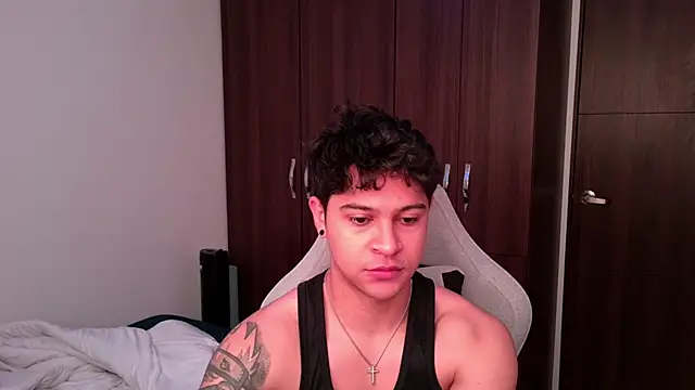 Snapshot of domsantiago_ chatting on October 2, 2:57 pm domsantiago online show from October 2, 2:57 pm