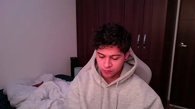 Snapshot of domsantiago_ chatting on October 3, 2:14 pm domsantiago online show from October 3, 2:14 pm