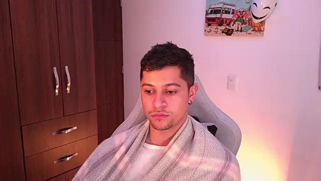 Snapshot of domsantiago_ chatting on October 30, 2:24 am domsantiago online show from October 30, 2:24 am