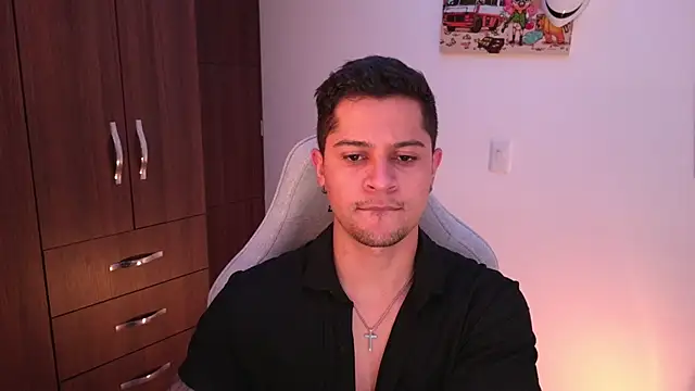 Snapshot of domsantiago_ chatting on November 2, 1:41 am domsantiago online show from November 2, 1:41 am