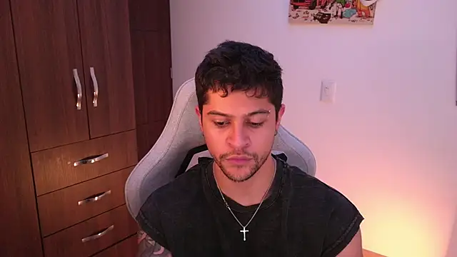 Snapshot of domsantiago_ chatting on November 24, 2:44 am domsantiago online show from November 24, 2:44 am