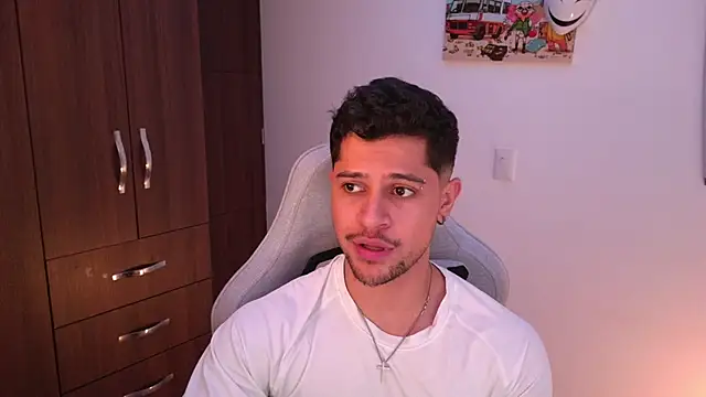 Snapshot of domsantiago_ chatting on November 29, 2:14 am domsantiago online show from November 29, 2:14 am