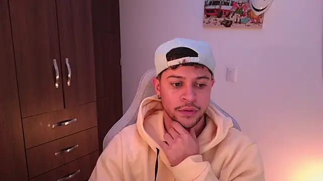 Snapshot of domsantiago_ chatting on December 3, 2:52 am domsantiago online show from December 3, 2:52 am