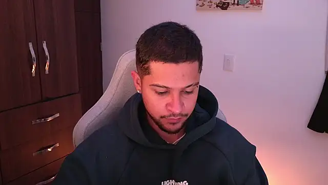 domsantiago  online show from February 17, 3:25 am