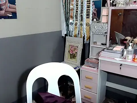 Snapshot of miya_khali chatting on October 24, 6:59 pm miya khali online show from October 24, 6:59 pm