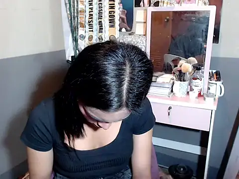 Snapshot of miya_khali chatting on October 28, 5:15 pm miya khali online show from October 28, 5:15 pm