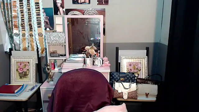 Snapshot of miya_khali chatting on November 2, 5:26 pm miya khali online show from November 2, 5:26 pm