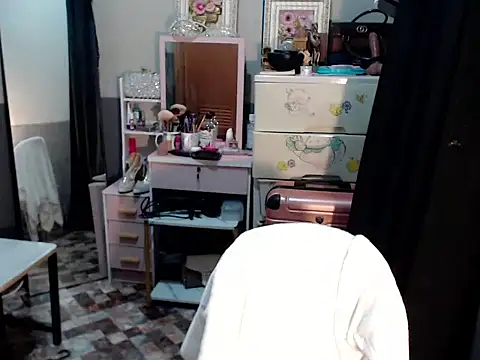 Snapshot of miya_khali chatting on December 14, 8:52 am miya khali online show from December 14, 8:52 am