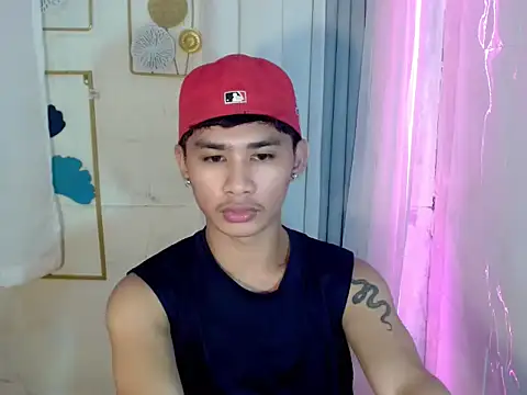 Snapshot of asianhardcock25 chatting on June 28, 8:20 am asianhardcock25 online show from June 28, 8:20 am