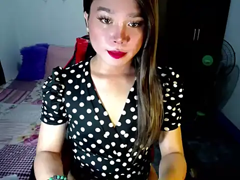 Urassiansweetcummer online show from October 28, 1:42 am