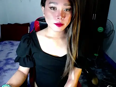 Urassiansweetcummer online show from November 14, 1:48 am