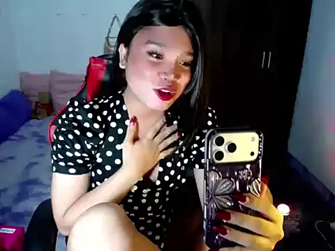 Urassiansweetcummer online show from June 17, 12:18 pm