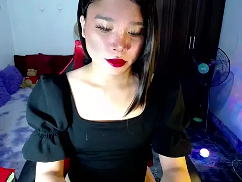 Urassiansweetcummer online show from June 21, 2:03 am