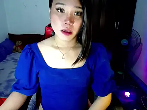 Urassiansweetcummer online show from July 5, 10:11 am