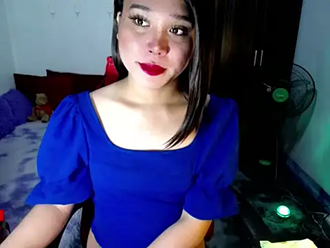 Urassiansweetcummer online show from July 8, 1:54 am