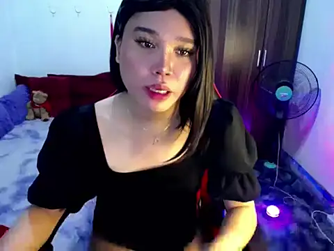 Urassiansweetcummer online show from July 13, 2:31 pm