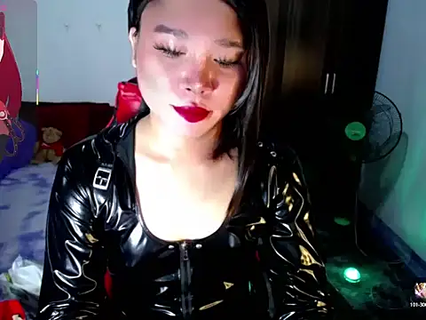 Urassiansweetcummer online show from July 31, 2:22 am