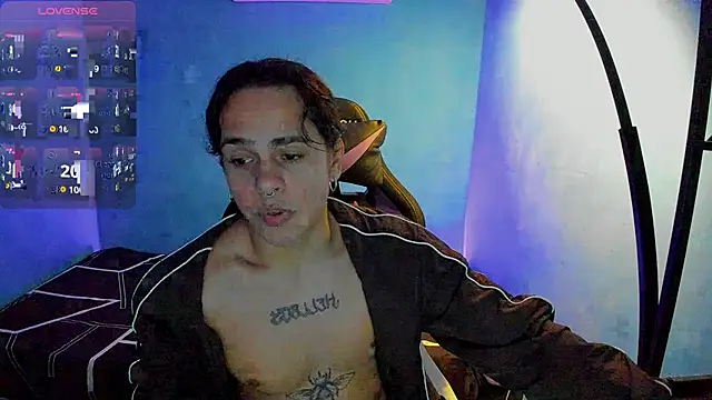 Snapshot of Maximiliano_scoott__ chatting on September 29, 6:57 pm Maximiliano scoott   online show from September 29, 6:57 pm