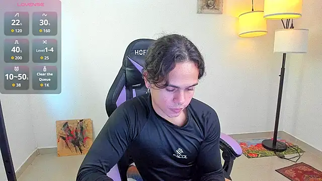 Snapshot of Maximiliano_scoott__ chatting on October 30, 6:19 pm Maximiliano scoott   online show from October 30, 6:19 pm