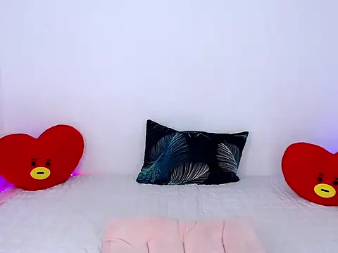 Snapshot of Sweet_kittyxx chatting on May 24, 11:21 pm Sweet kittyxx online show from May 24, 11:21 pm