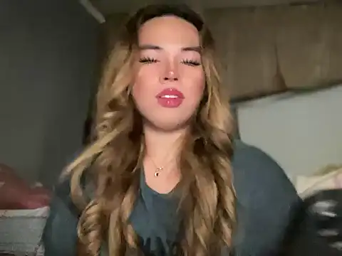 Snapshot of goddessofalltime chatting on April 20, 3:31 am goddessofalltime online show from April 20, 3:31 am