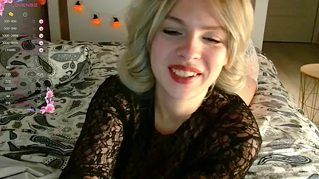 Snapshot of babylilly00 chatting on October 23, 3:00 pm babylilly00 online show from October 23, 3:00 pm