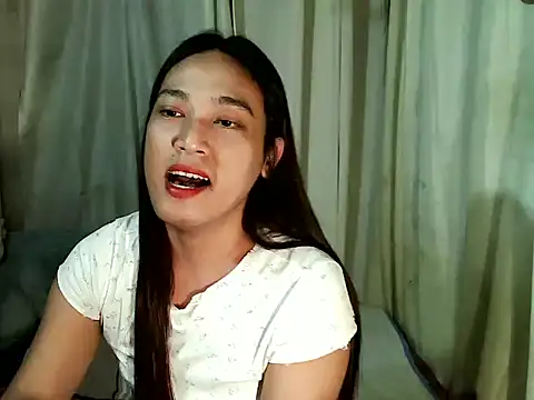 Snapshot of beatiful_lust chatting on October 22, 2:23 am beatiful lust online show from October 22, 2:23 am