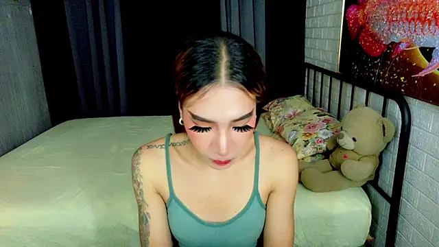 TRANSGODDESSA online show from October 2, 8:05 pm