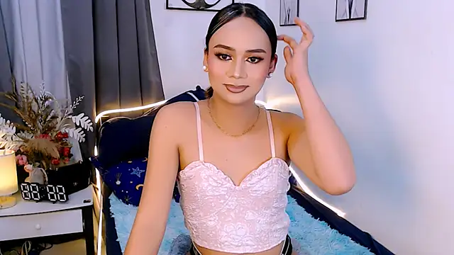 Snapshot of Zialustts chatting on November 9, 8:34 am Zialustts online show from November 9, 8:34 am