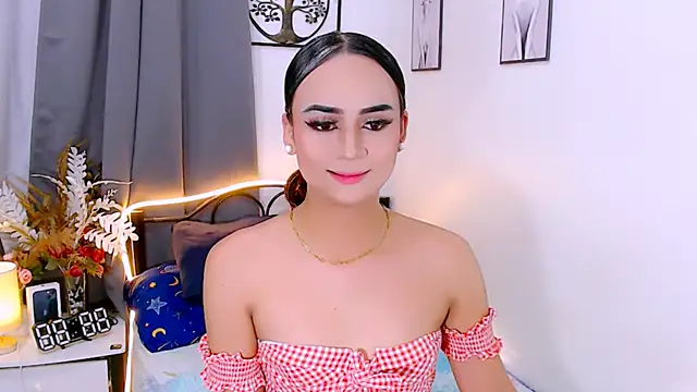 Snapshot of Zialustts chatting on November 24, 3:17 am Zialustts online show from November 24, 3:17 am