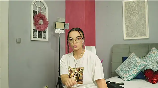 Snapshot of ScarletVex chatting on June 10, 5:01 pm ScarletVex online show from June 10, 5:01 pm