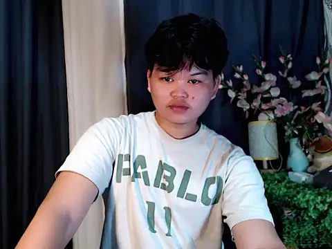 Reynelcock online show from October 27, 3:43 am