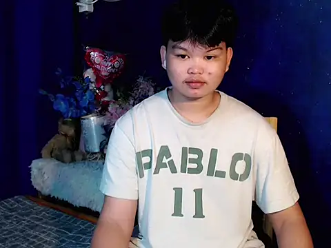 Snapshot of Reynelcock chatting on November 7, 3:56 pm Reynelcock online show from November 7, 3:56 pm